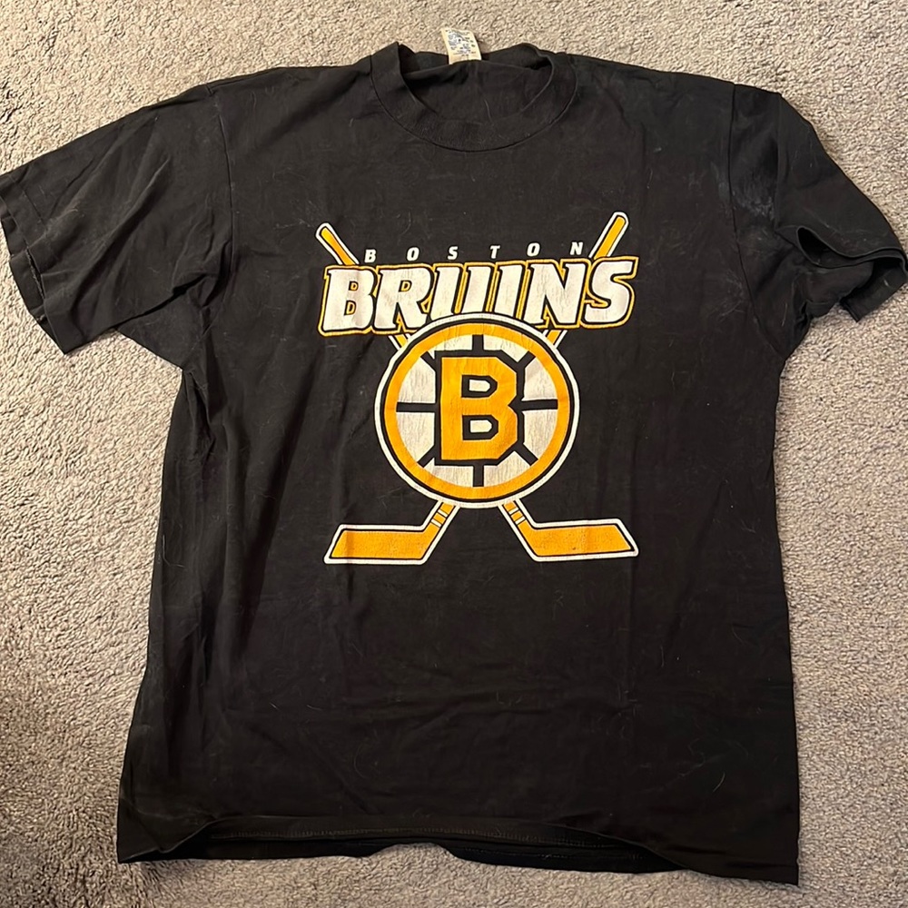 4 for $20 🌺 vintage Boston Bruins tee